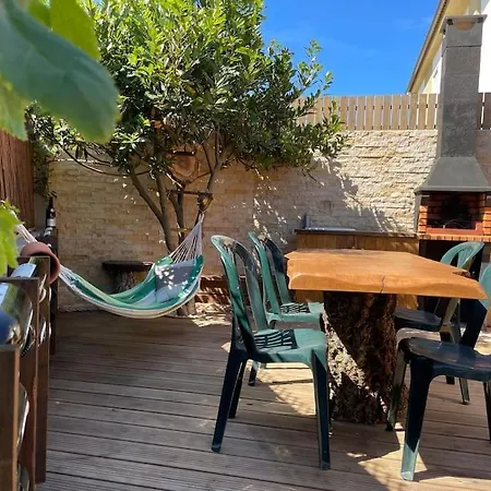 Hébergement de vacances Casa Em Madeira Com Jardim Privado Peniche