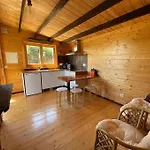 Casa Em Madeira Com Jardim Privado 度假居 *