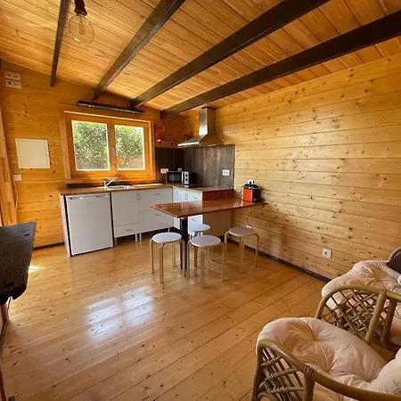 Casa Em Madeira Com Jardim Privado Сasa de vacaciones *