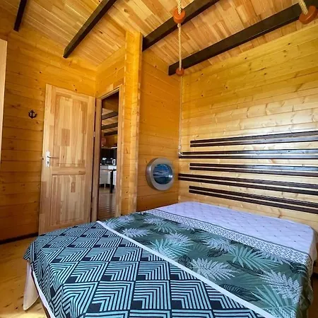 Semesterbostad Casa Em Madeira Com Jardim Privado *