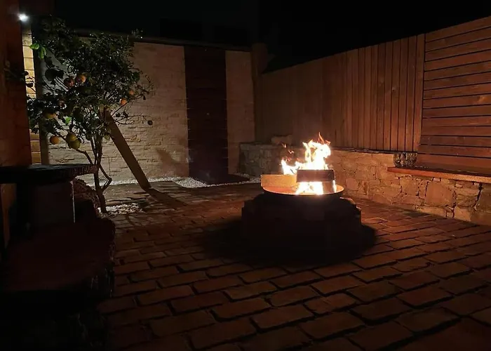 Dom wakacyjny Casa Em Madeira Com Jardim Privado Peniche